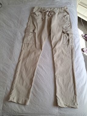 Venti 6 Women's Pants Beige Cargo Sz S Faint Spot On Back Left Leg See Last Pic